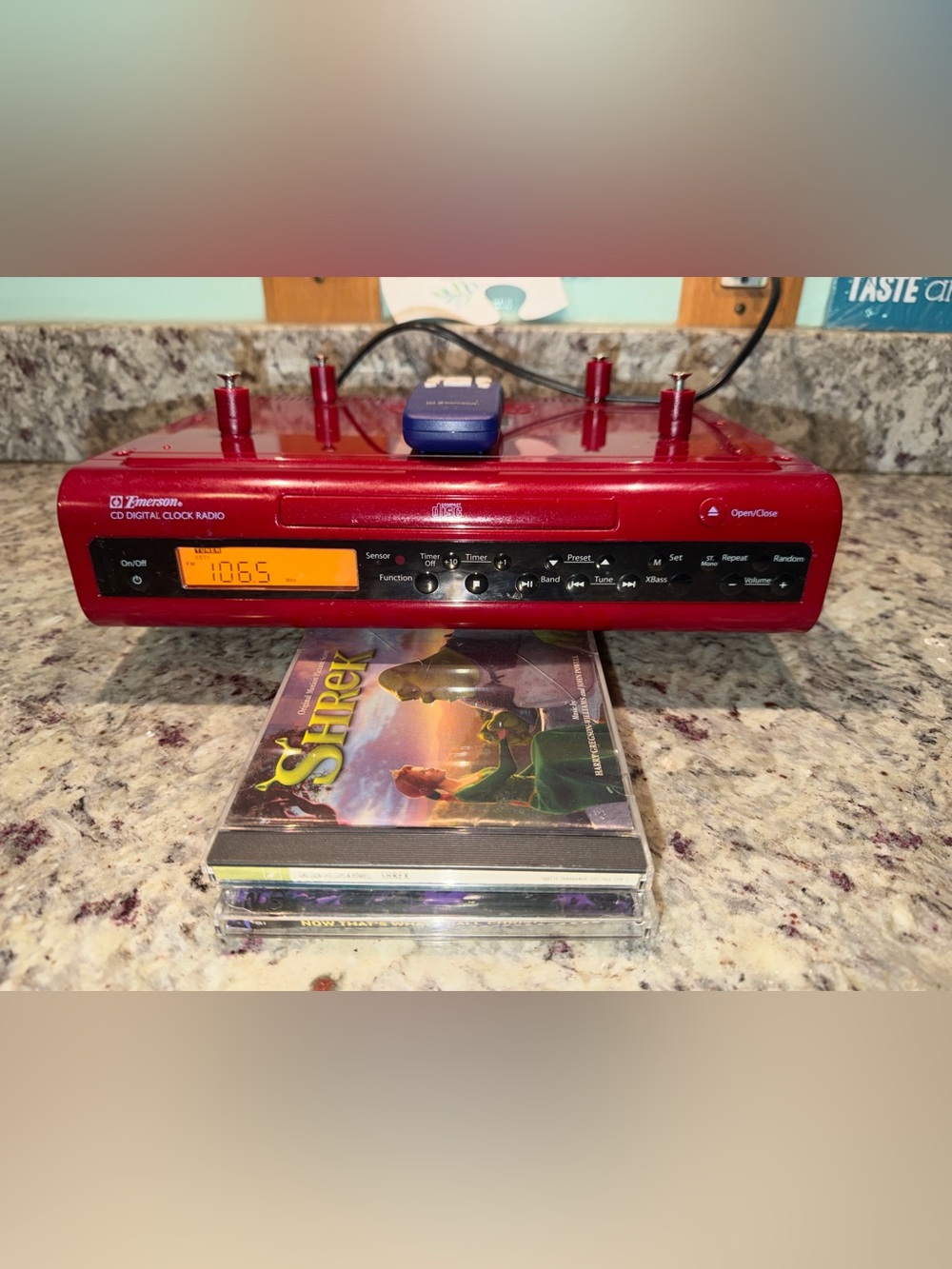 Emerson model CKD1612 Undercabinet Mount Radio CD Player